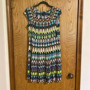 Gabby Style Dress NWT Beautiful Peacock Colors Size 8 knee length style# 13347M